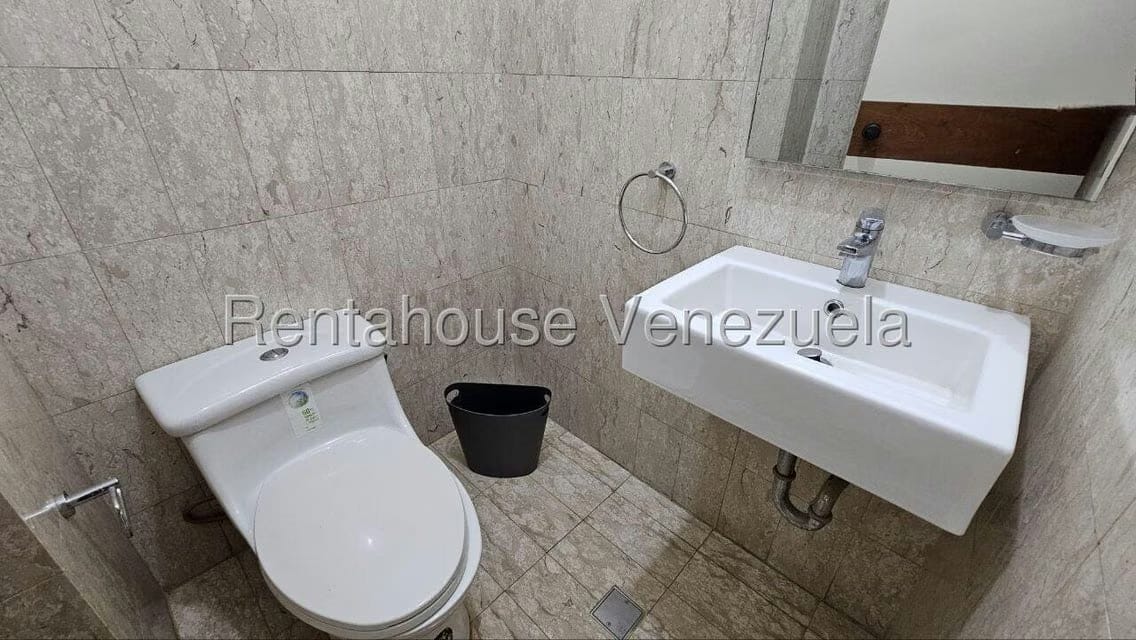 Apartamento (1 Nivel) en Alquiler en Campo Alegre, Distrito Metropolitano - 17