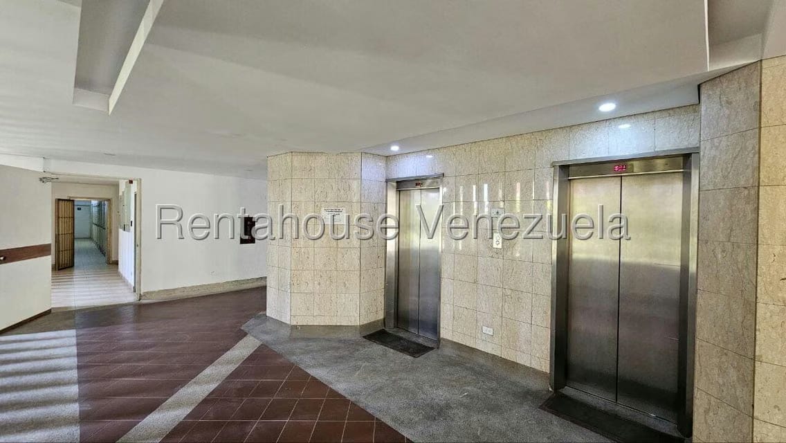 Apartamento (1 Nivel) en Alquiler en Campo Alegre, Distrito Metropolitano - 27