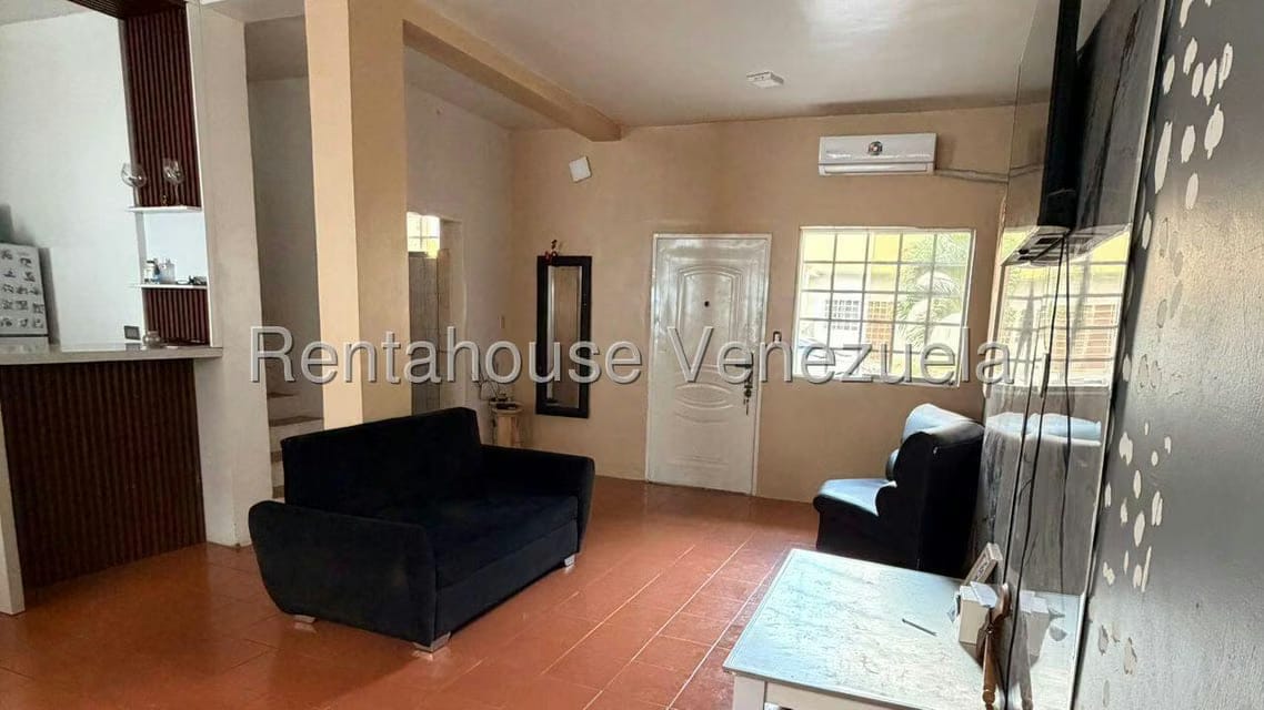 Casa (Duplex) en Venta en Casa Linda, Lara - 2