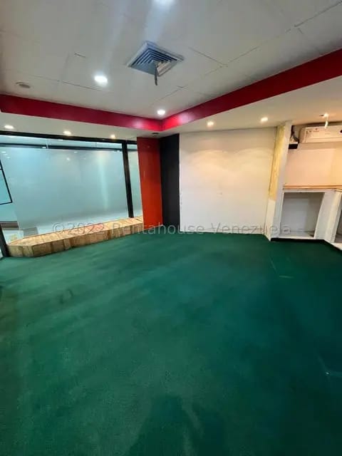 Comercial (Local Comercial) en Alquiler en El Cafetal, Distrito Metropolitano - 4