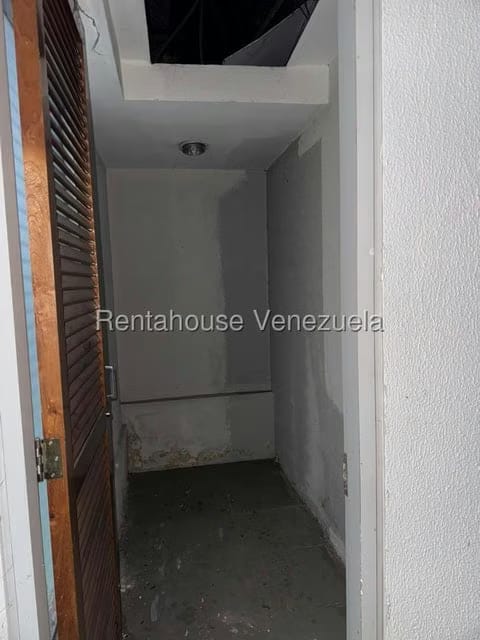 Comercial (Local Comercial) en Venta en Parque Central, Distrito Metropolitano - 15