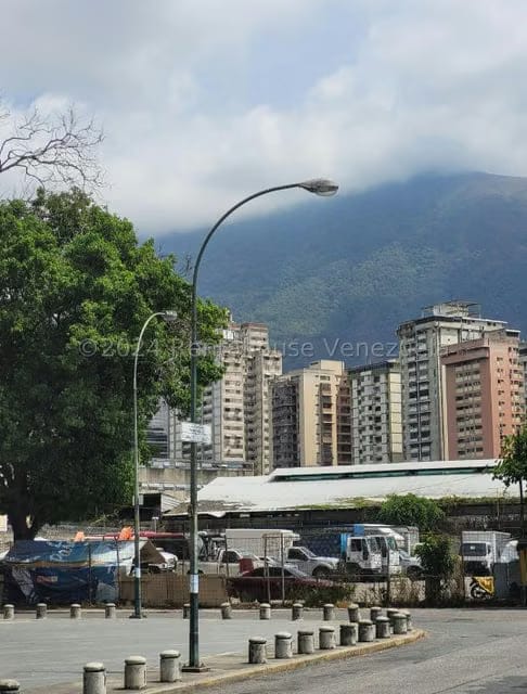 Terreno (Industrial) en Venta en Los Cortijos de Lourdes, Distrito Metropolitano - 12