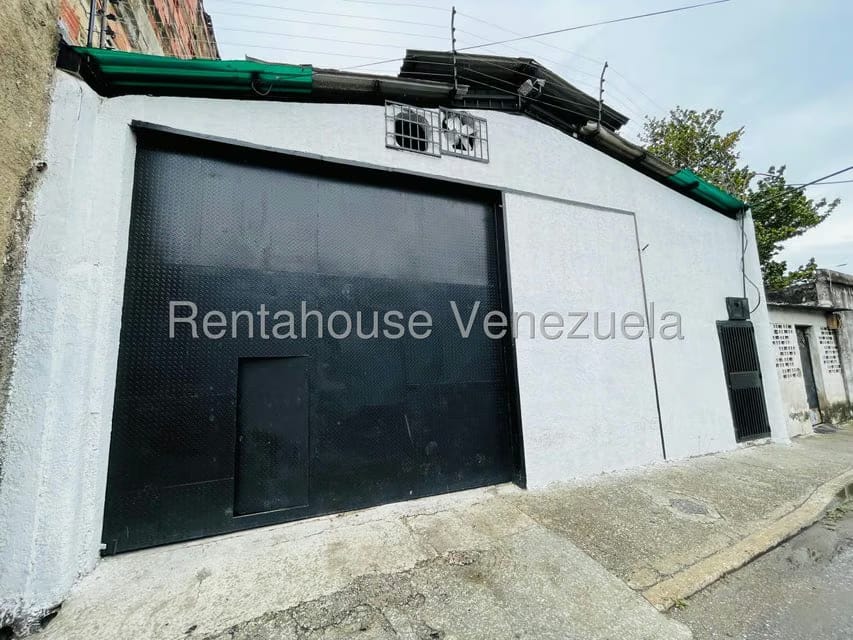 Comercial (Galpon - Deposito) en Venta en Centro, Aragua