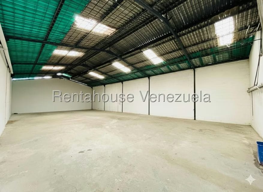 Comercial (Galpon - Deposito) en Venta en Centro, Aragua - 2