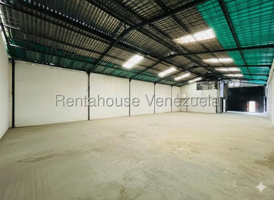 Comercial (Galpon - Deposito) en Venta en Centro, Aragua - 4