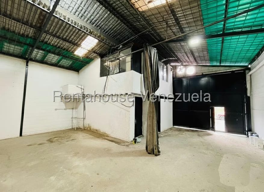 Comercial (Galpon - Deposito) en Venta en Centro, Aragua - 10