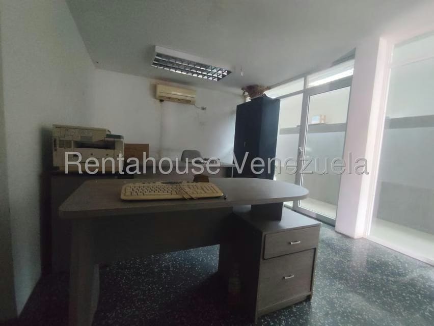 Comercial (Local Comercial) en Venta en Tierra Negra, Zulia - 2