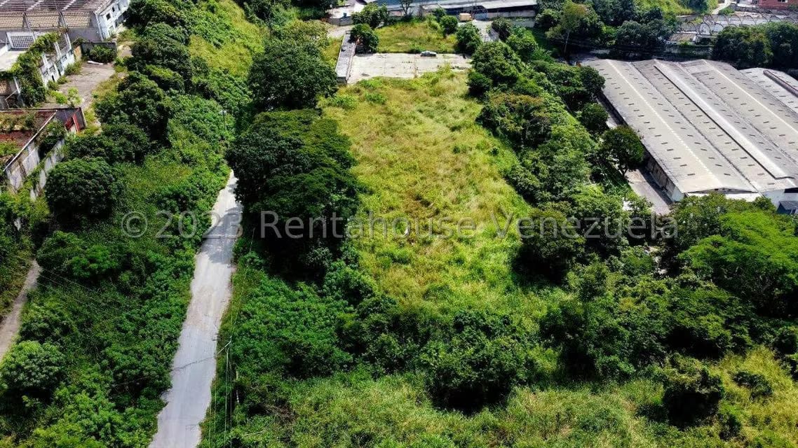 Terreno (Comercial) en Venta en Los Anaucos, Miranda