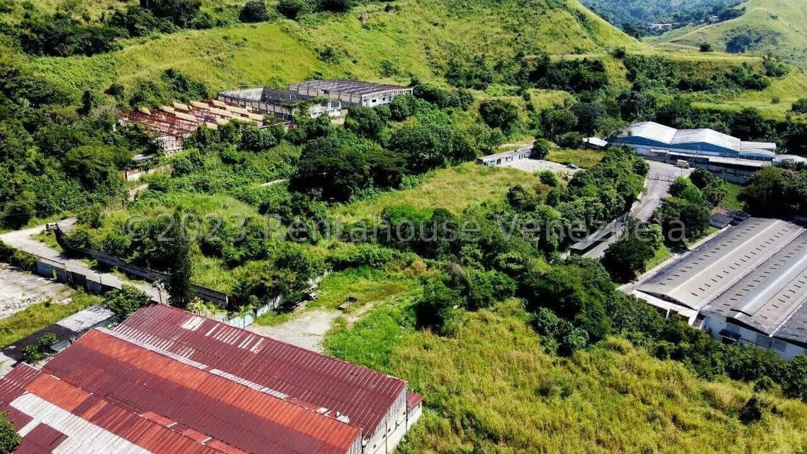 Terreno (Comercial) en Venta en Los Anaucos, Miranda - 2