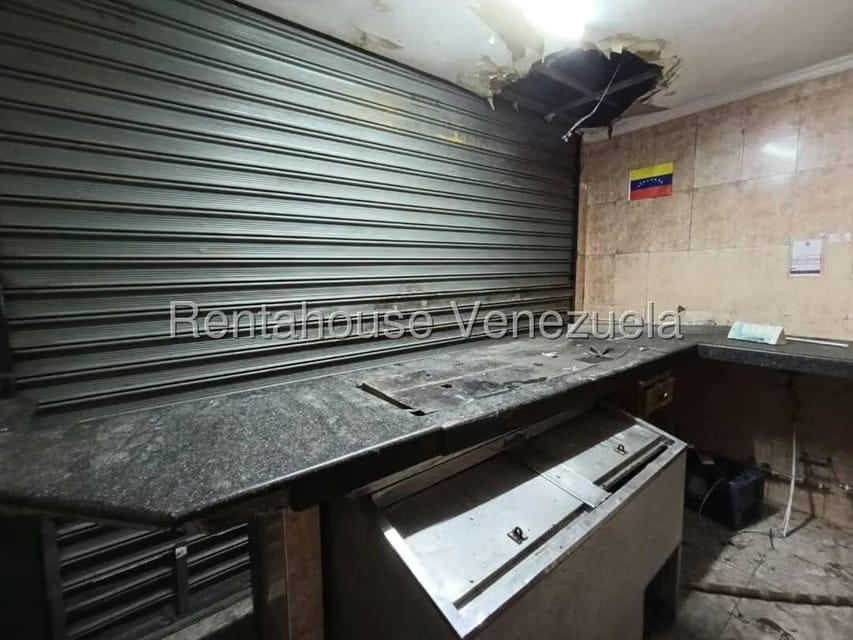 Comercial (Local Comercial) en Alquiler en Parroquia Santa Teresa, Distrito Metropolitano - 11