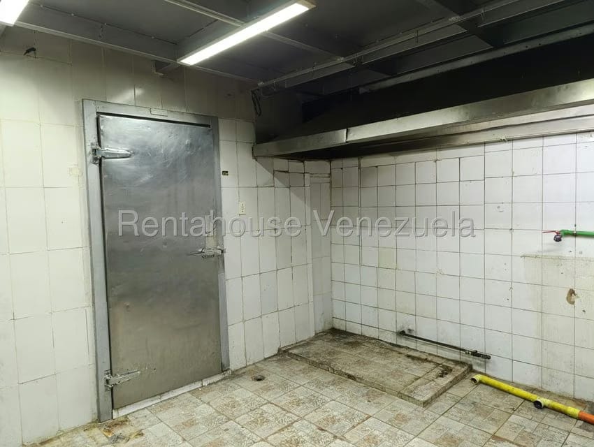 Comercial (Local Comercial) en Alquiler en Parroquia Santa Teresa, Distrito Metropolitano - 4