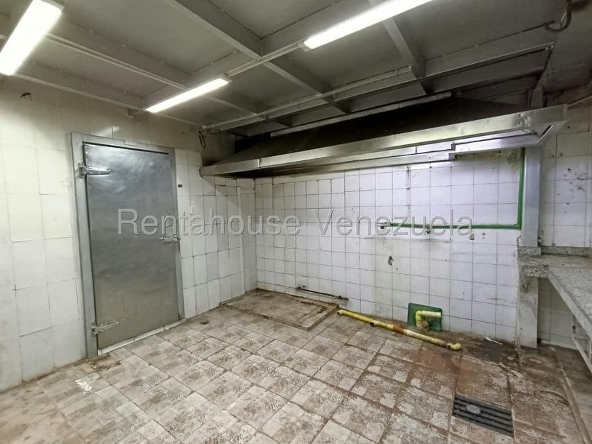 Comercial (Local Comercial) en Alquiler en Parroquia Santa Teresa, Distrito Metropolitano - 6