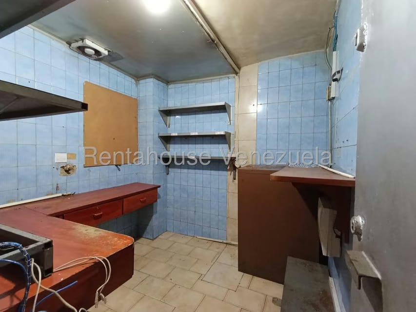 Comercial (Local Comercial) en Alquiler en Parroquia Santa Teresa, Distrito Metropolitano - 8