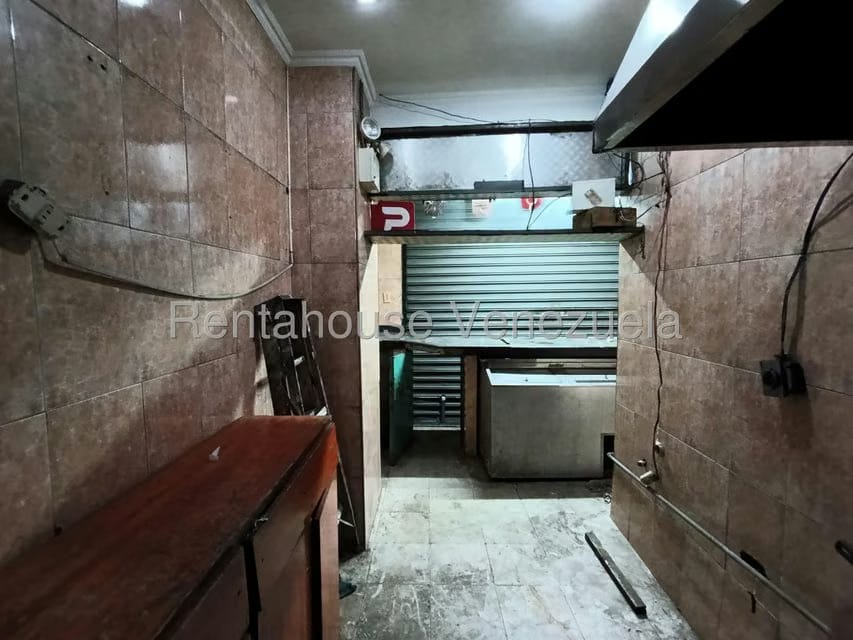 Comercial (Local Comercial) en Alquiler en Parroquia Santa Teresa, Distrito Metropolitano - 10