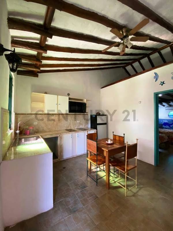 Posada en Guacuco lista para trabajar - 25