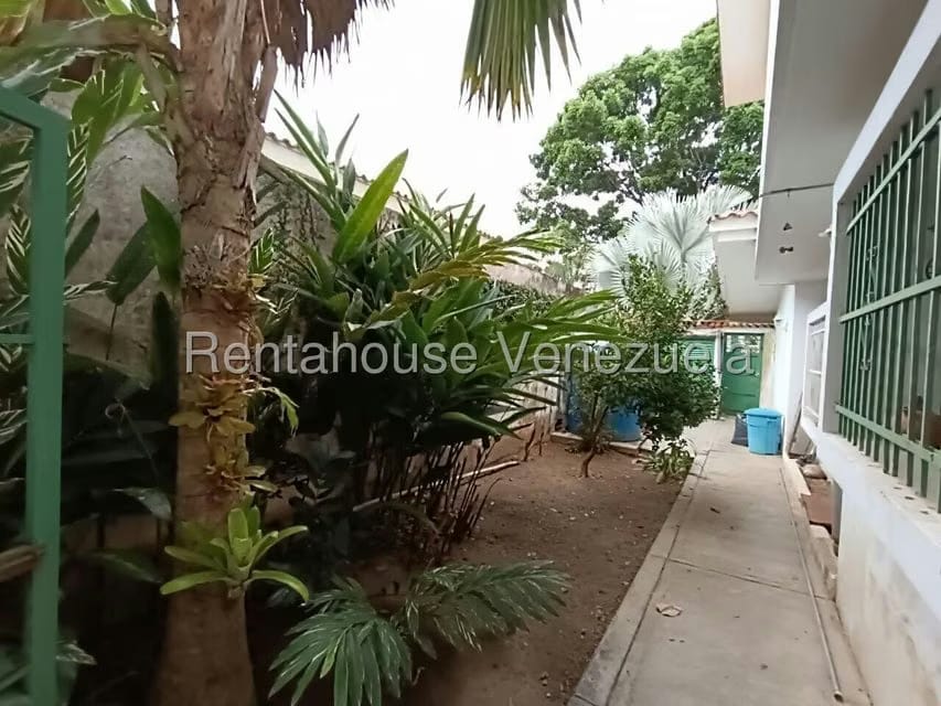 Casa (Duplex) en Venta en Trigal Centro, Carabobo - 45