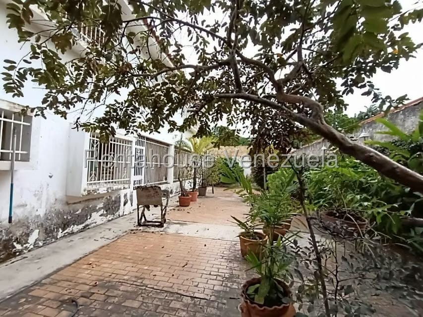 Casa (Duplex) en Venta en Trigal Centro, Carabobo - 52