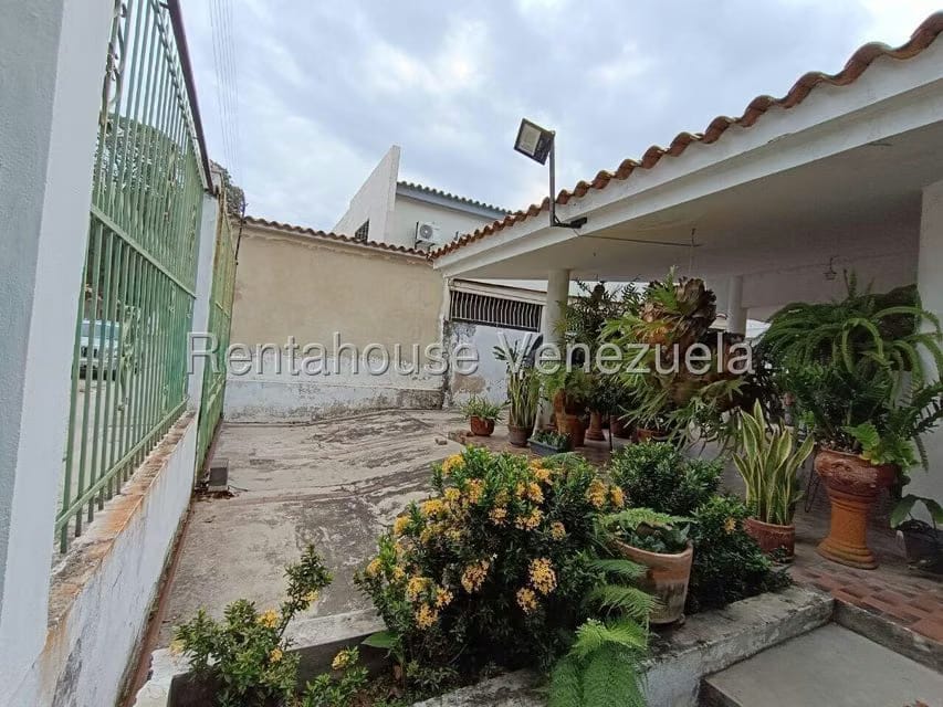 Casa (Duplex) en Venta en Trigal Centro, Carabobo - 56