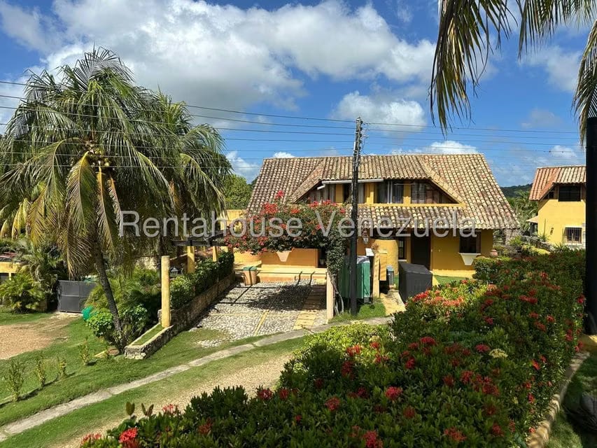 Townhouse (1 Nivel) en Venta en Tucacas, Falcon - 2