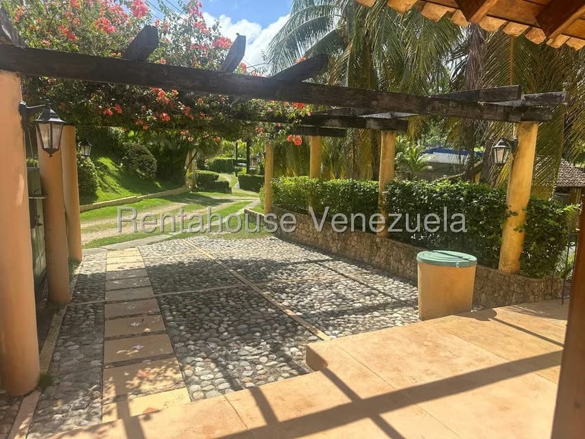 Townhouse (1 Nivel) en Venta en Tucacas, Falcon - 4