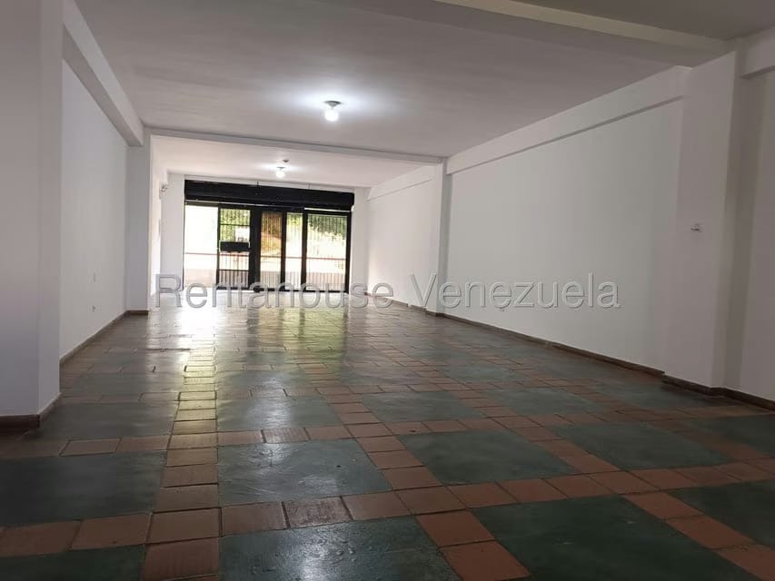 Comercial (Local Comercial) en Alquiler en Club Hipico, Miranda - 3
