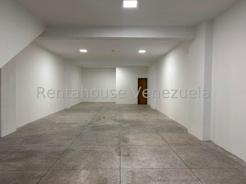 Comercial (Local Comercial) en Alquiler en Catia, Distrito Metropolitano - 11
