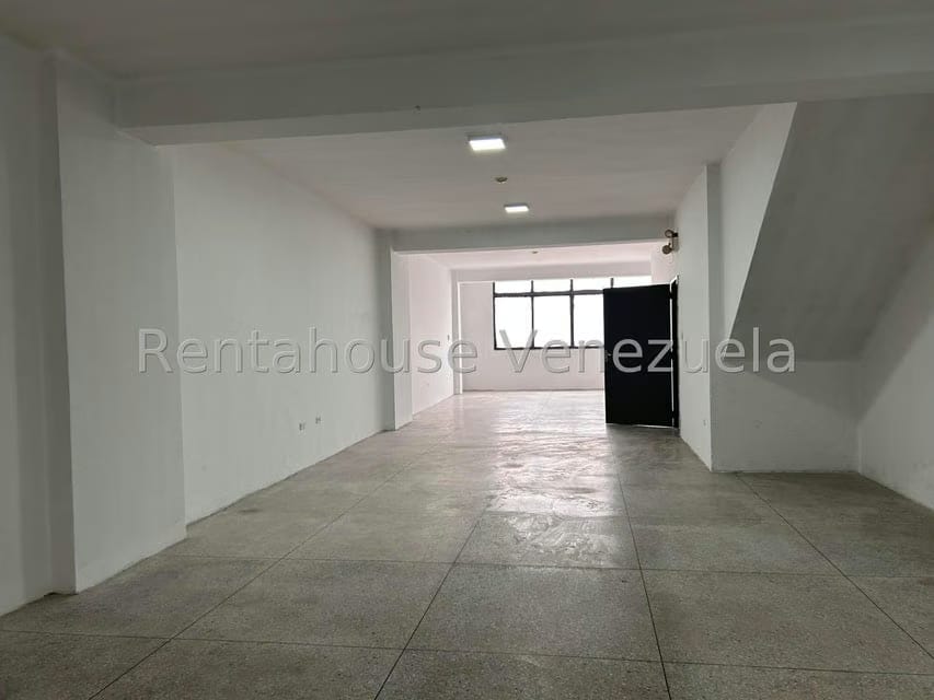 Comercial (Local Comercial) en Alquiler en Catia, Distrito Metropolitano - 12