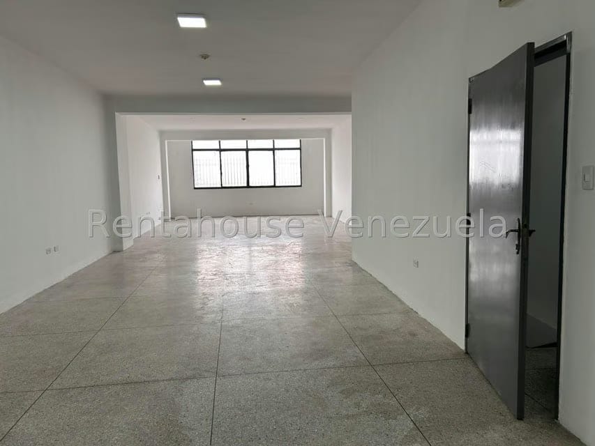 Comercial (Local Comercial) en Alquiler en Catia, Distrito Metropolitano - 17