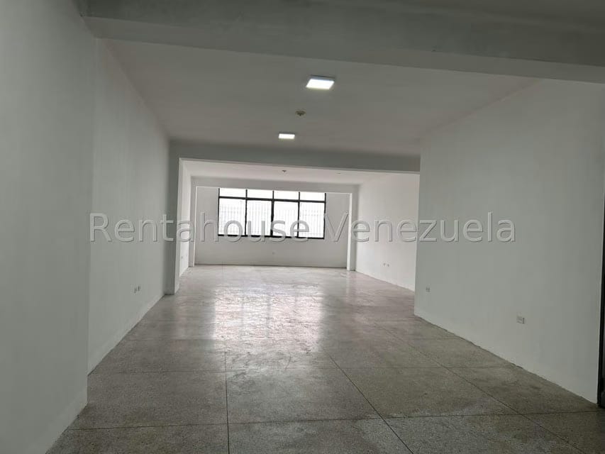 Comercial (Local Comercial) en Alquiler en Catia, Distrito Metropolitano - 9