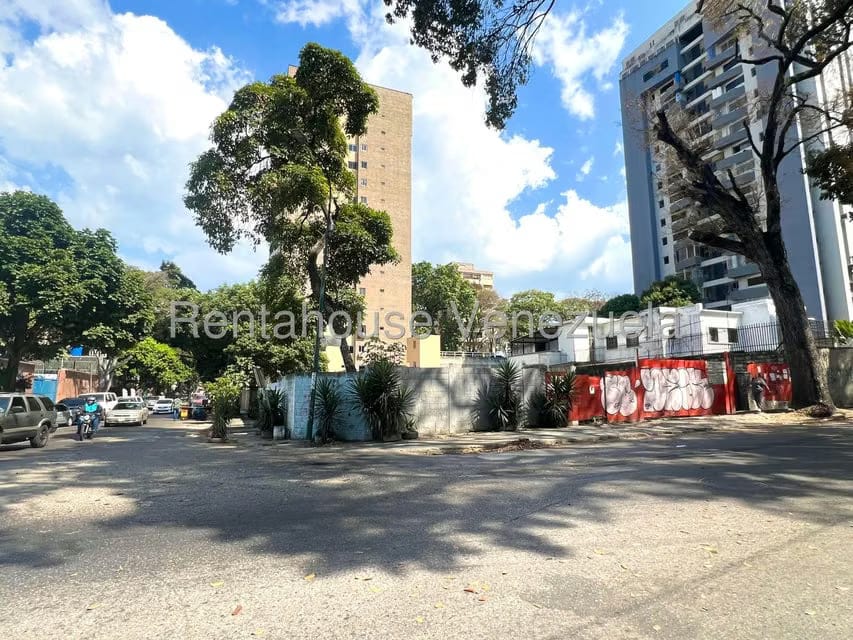 Terreno (Comercial) en Venta en El Paraiso, Distrito Metropolitano - 16
