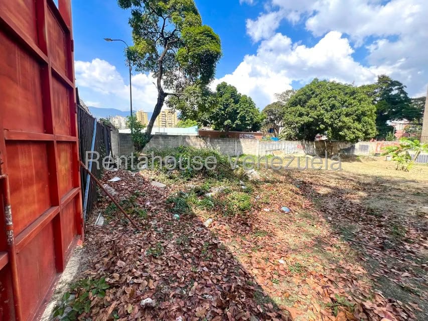 Terreno (Comercial) en Venta en El Paraiso, Distrito Metropolitano - 4