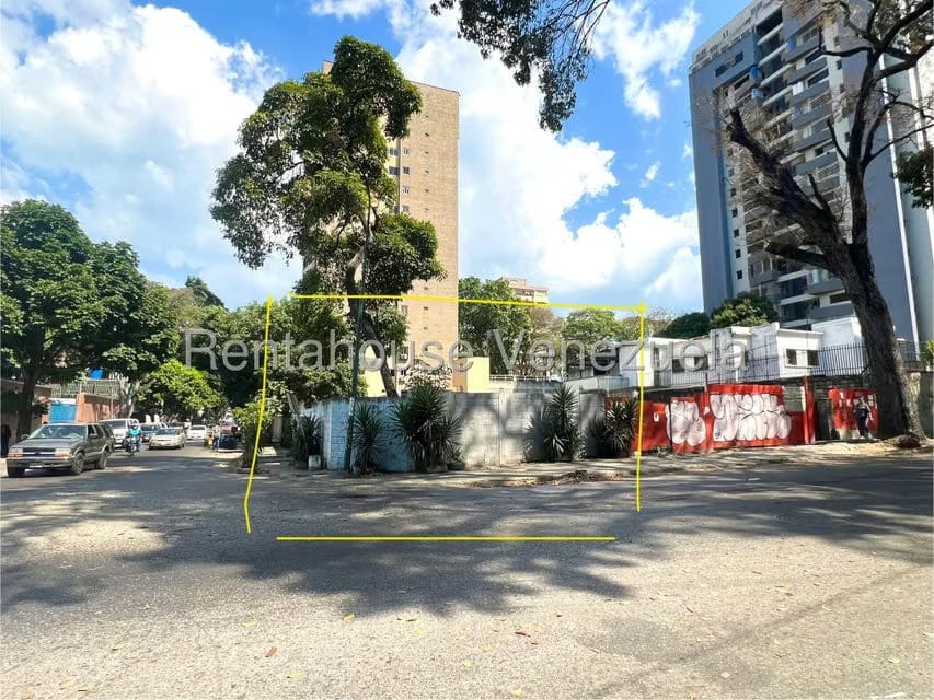 Terreno (Comercial) en Venta en El Paraiso, Distrito Metropolitano - 9