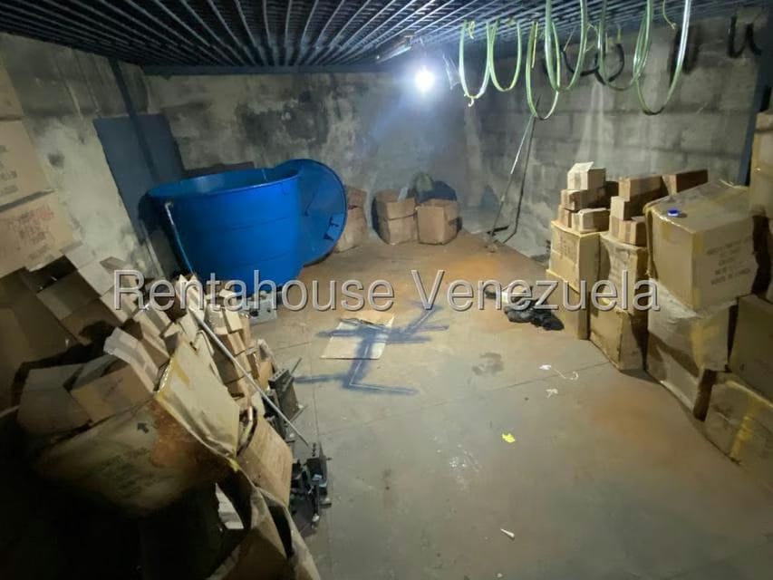 Comercial (Local Comercial) en Venta en Parroquia Catedral, Distrito Metropolitano - 22