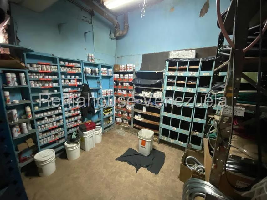 Comercial (Local Comercial) en Venta en Parroquia Catedral, Distrito Metropolitano - 36