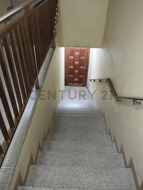 Amplio local a remodelar a sus necesidades - 2