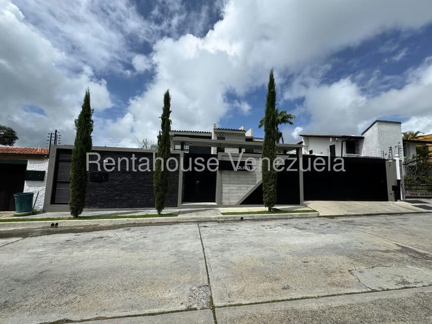 Casa (Multipes Niveles) en Venta en Lomas de La Lagunita, Distrito Metropolitano