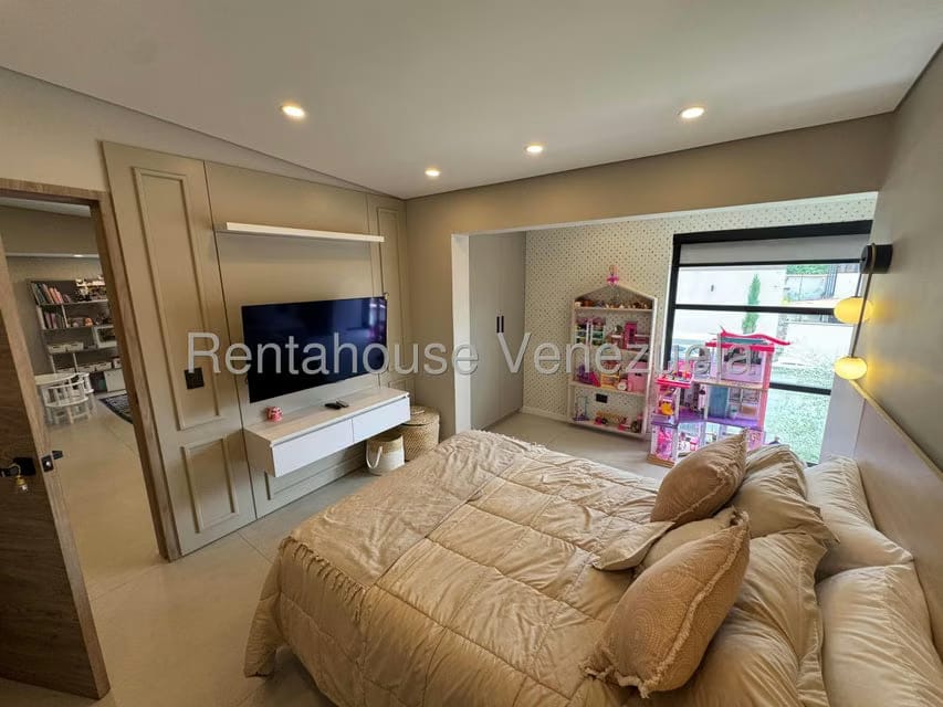 Casa (Multipes Niveles) en Venta en Lomas de La Lagunita, Distrito Metropolitano - 12