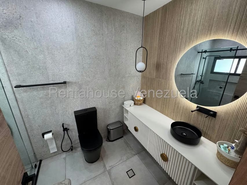 Casa (Multipes Niveles) en Venta en Lomas de La Lagunita, Distrito Metropolitano - 18