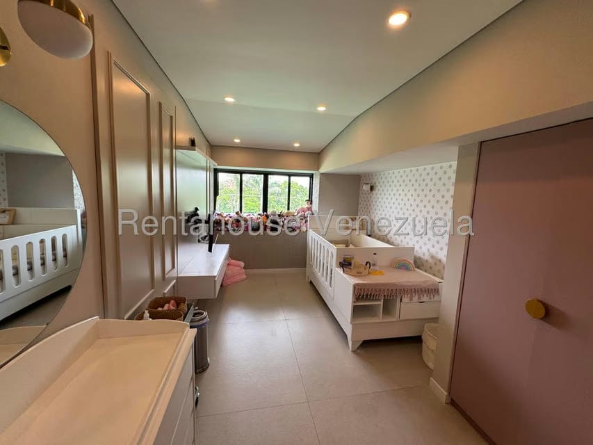 Casa (Multipes Niveles) en Venta en Lomas de La Lagunita, Distrito Metropolitano - 28
