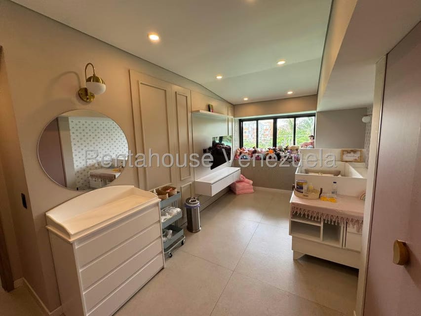 Casa (Multipes Niveles) en Venta en Lomas de La Lagunita, Distrito Metropolitano - 29