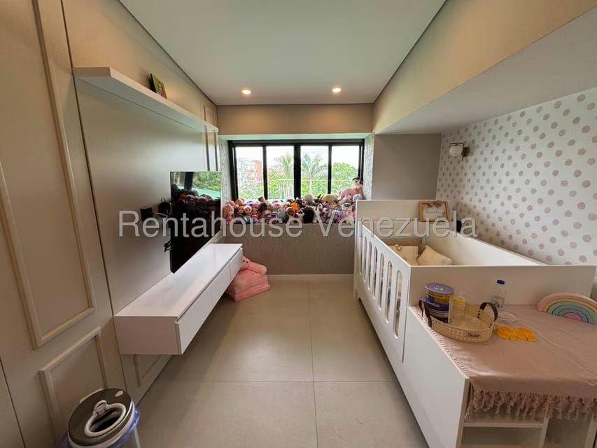 Casa (Multipes Niveles) en Venta en Lomas de La Lagunita, Distrito Metropolitano - 31