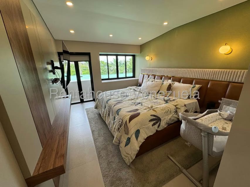 Casa (Multipes Niveles) en Venta en Lomas de La Lagunita, Distrito Metropolitano - 34
