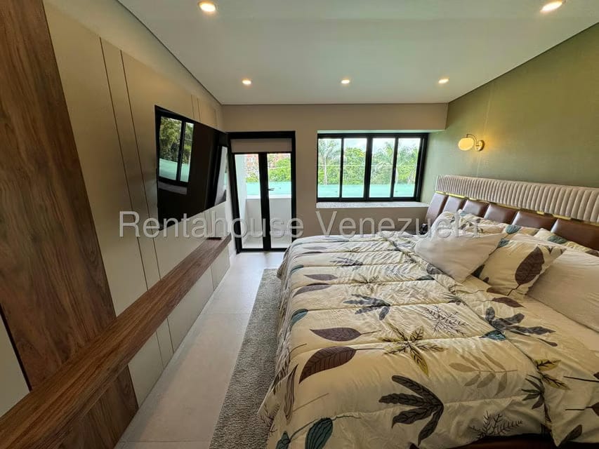 Casa (Multipes Niveles) en Venta en Lomas de La Lagunita, Distrito Metropolitano - 35