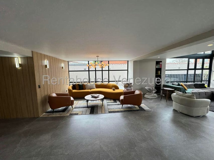 Casa (Multipes Niveles) en Venta en Lomas de La Lagunita, Distrito Metropolitano - 52