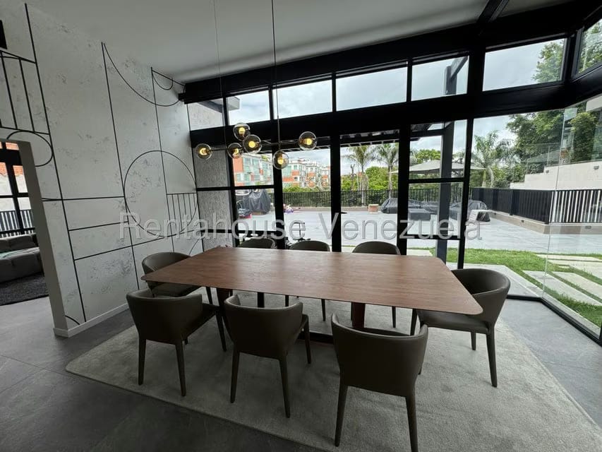 Casa (Multipes Niveles) en Venta en Lomas de La Lagunita, Distrito Metropolitano - 56