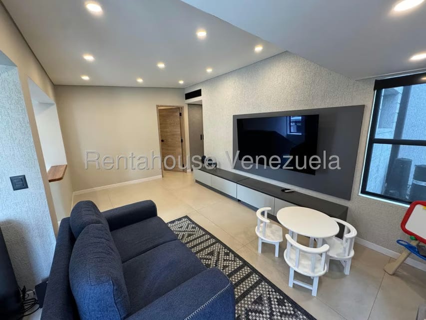 Casa (Multipes Niveles) en Venta en Lomas de La Lagunita, Distrito Metropolitano - 7