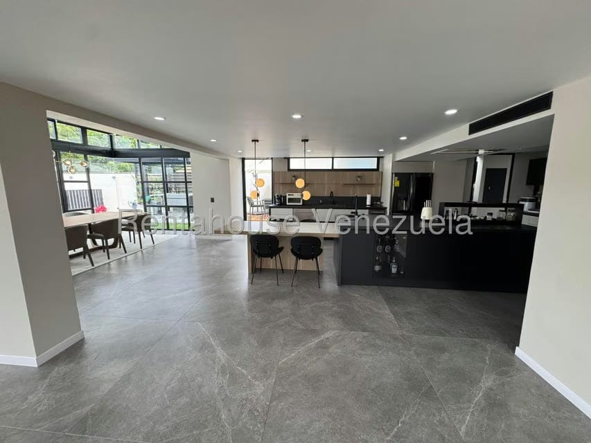 Casa (Multipes Niveles) en Venta en Lomas de La Lagunita, Distrito Metropolitano - 61