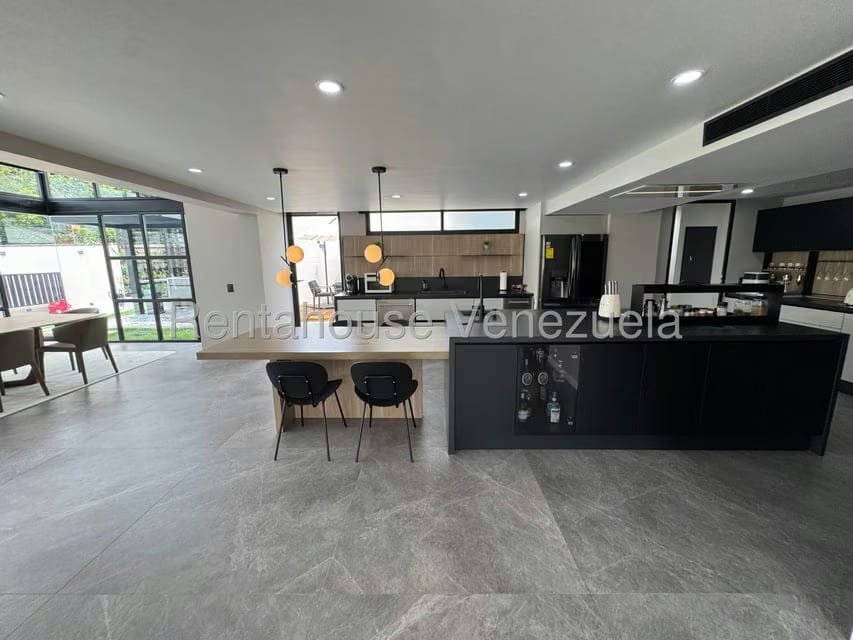 Casa (Multipes Niveles) en Venta en Lomas de La Lagunita, Distrito Metropolitano - 62
