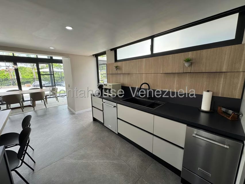 Casa (Multipes Niveles) en Venta en Lomas de La Lagunita, Distrito Metropolitano - 68