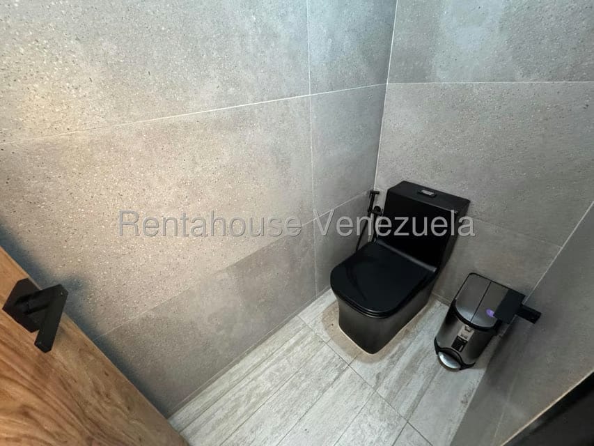 Casa (Multipes Niveles) en Venta en Lomas de La Lagunita, Distrito Metropolitano - 79